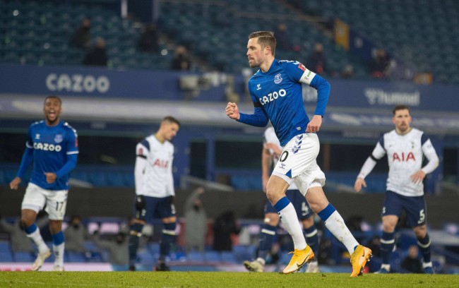 默森批评B费和达洛特庆祝过度曼联胜利如同夺得世界杯